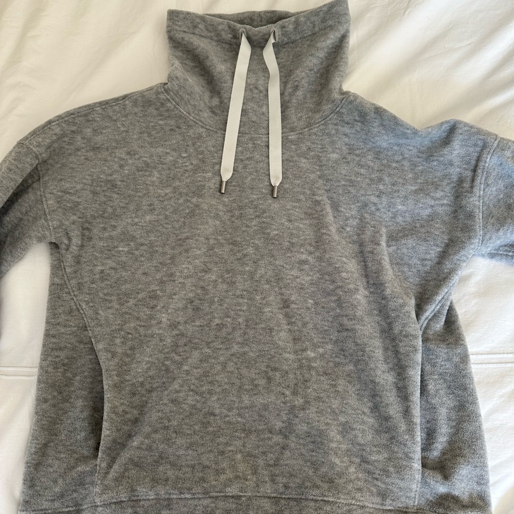Lululemon Athletica Gray funnel neck fleece